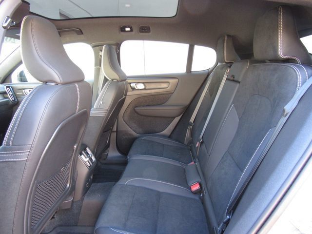 Used 2023 Volvo C40 P8 Recharge Ultimate w/ Protection Package Premier AWD/4WD image 15