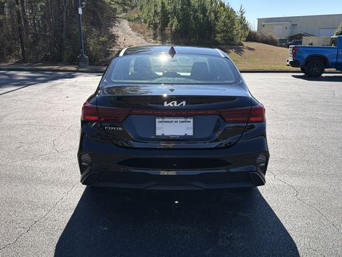 Used 2024 Kia Forte LXS w/ LXS Technology Package image 6