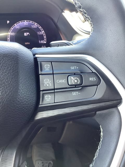 Used 2023 Jeep Grand Cherokee L Laredo w/ Luxury Tech Group I AWD/4WD image 26