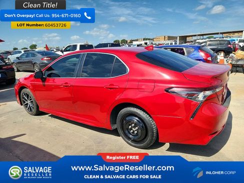 Used 2021 Toyota Camry SE FWD image 3