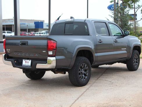 Used 2021 Toyota Tacoma SR5 AWD/4WD image 14