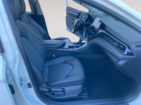 Used 2022 Toyota Camry SE image 15