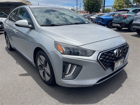 Used 2020 Hyundai Ioniq SEL image 3