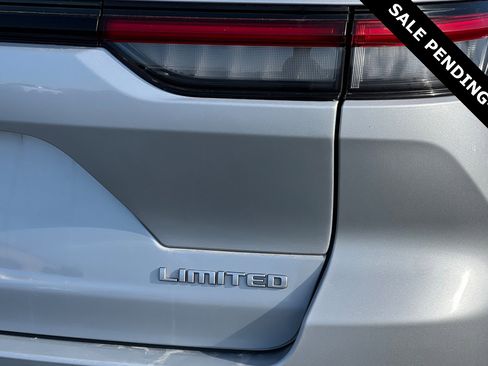 Used 2024 Jeep Grand Cherokee Limited image 30