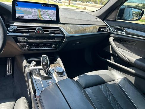 Used 2022 BMW M550i xDrive w/ Executive Package AWD/4WD image 20