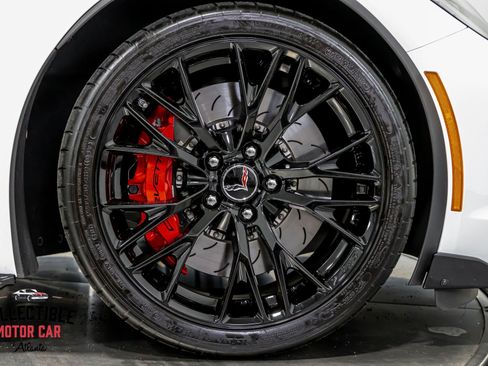Used 2015 Chevrolet Corvette Z06 w/ 3LZ Preferred Equipment Group RWD image 67