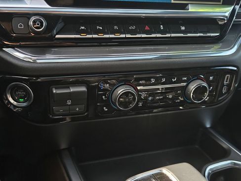 Certified 2024 Chevrolet Silverado 1500 High Country w/ Technology Package AWD/4WD image 34