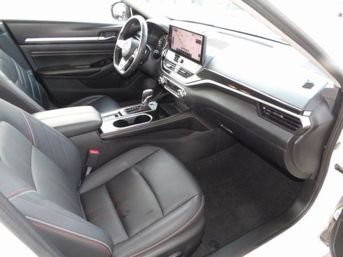 Certified 2023 Nissan Altima 2.0 SR image 27