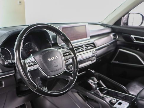 Used 2022 Kia Telluride S FWD image 23