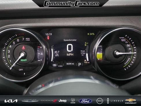 Used 2023 Jeep Wrangler Sahara w/ Cold Weather Group image 14