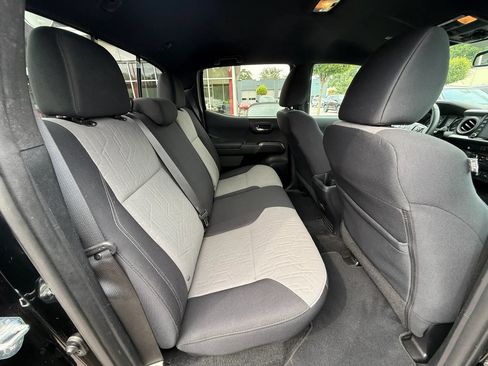 Used 2021 Toyota Tacoma TRD Off-Road AWD/4WD image 20