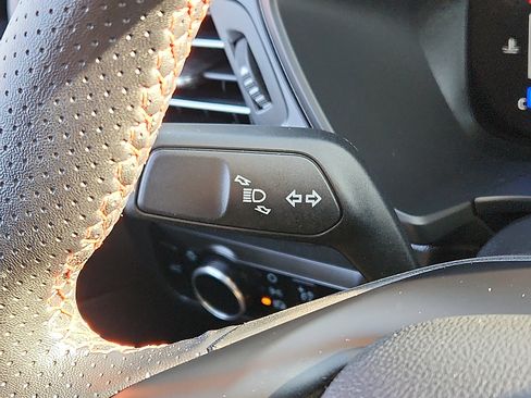 Used 2025 Ford Escape ST-Line w/ Tech Pack #1 image 30