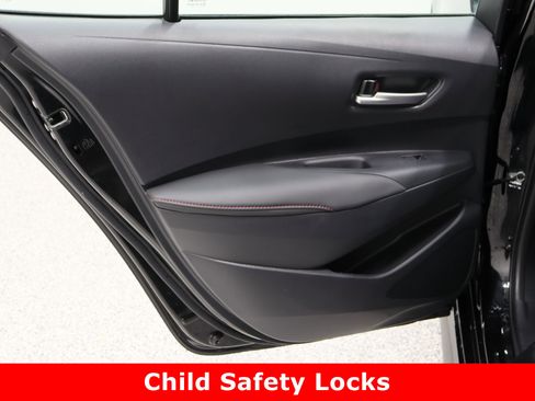 Used 2025 Toyota Corolla SE image 24