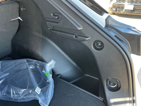 New 2026 Chevrolet Equinox EV LT FWD image 17