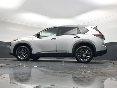 Used 2024 Nissan Rogue S AWD/4WD image 43