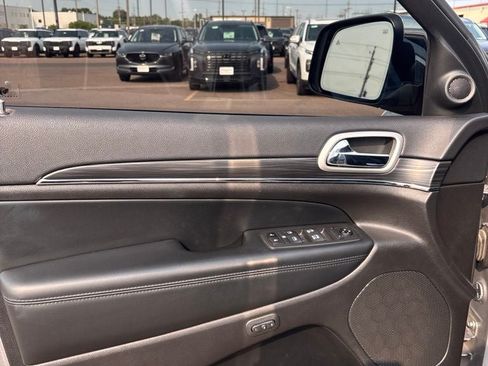 Used 2021 Jeep Grand Cherokee Limited AWD/4WD image 12