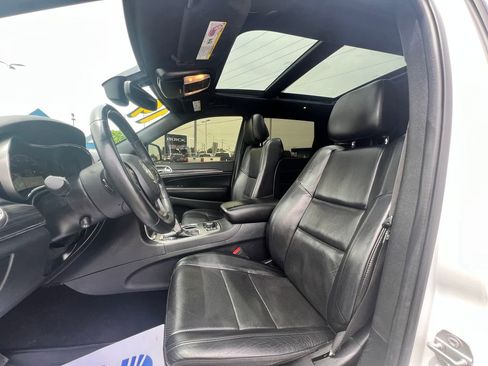 Used 2019 Jeep Grand Cherokee Limited w/ Luxury Group II AWD/4WD image 16