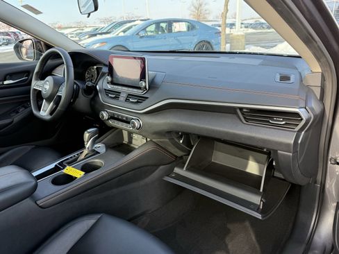 Used 2022 Nissan Altima 2.5 SR image 13