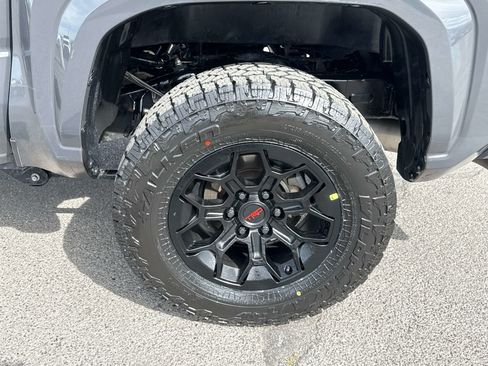 Used 2024 Toyota Tacoma SR5 AWD/4WD image 7