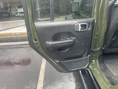 Used 2021 Jeep Wrangler Unlimited Rubicon image 8