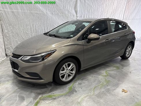 Used 2018 Chevrolet Cruze LT image 1