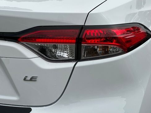 Certified 2025 Toyota Corolla LE image 25