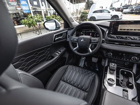 New 2026 Mitsubishi Outlander SEL image 23