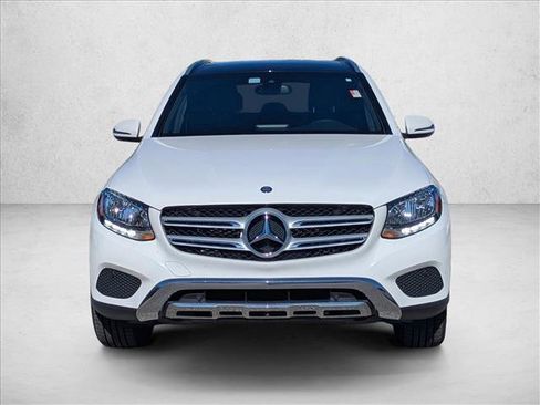 Used 2017 Mercedes-Benz GLC 300 4MATIC image 2