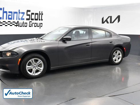 Used 2022 Dodge Charger SXT w/ Leather Interior Group image 2