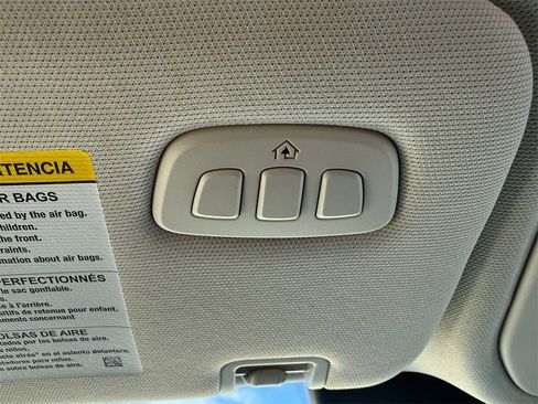 Used 2025 Lincoln Aviator Reserve image 31