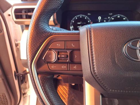 Certified 2024 Toyota Tacoma TRD Off-Road AWD/4WD image 10