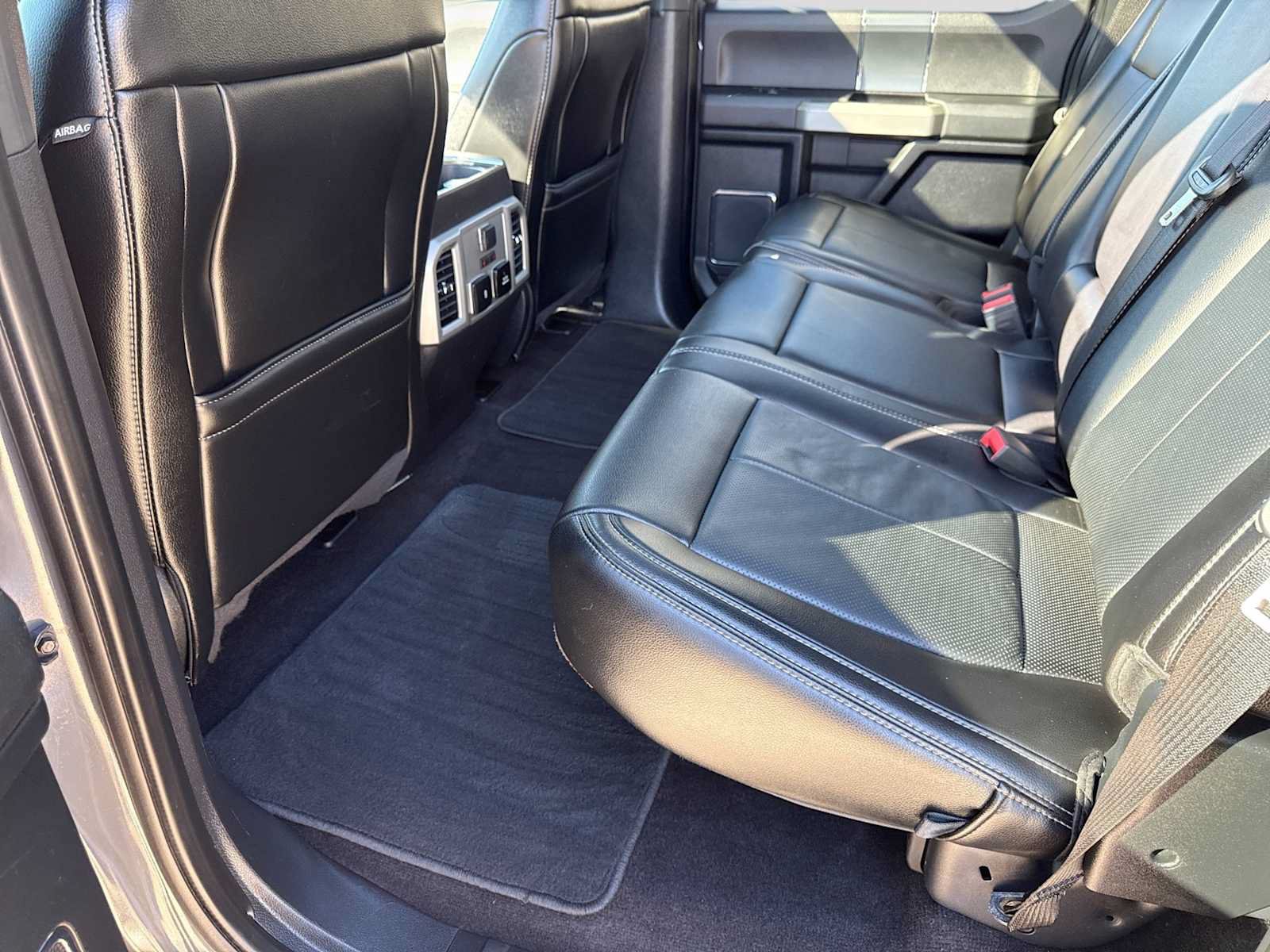 Used 2020 Ford F150 Lariat w/ Equipment Group 502A Luxury AWD/4WD image 19