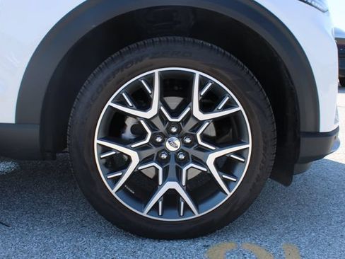 Used 2025 Ford Explorer Platinum w/ Ultimate Package AWD/4WD image 38