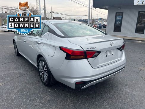 Used 2024 Nissan Altima 2.5 SV FWD image 8