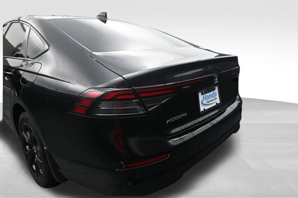 Used 2025 Honda Accord SE image 15