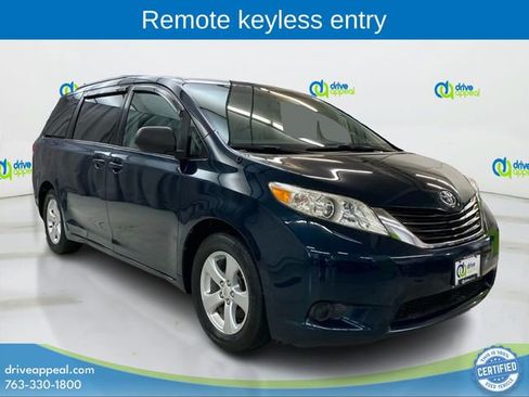 Used 2011 Toyota Sienna LE image 3