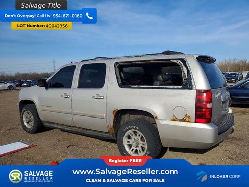 Used 2007 Chevrolet Suburban LT w/ LT Preferred Equipment Group AWD/4WD image 3