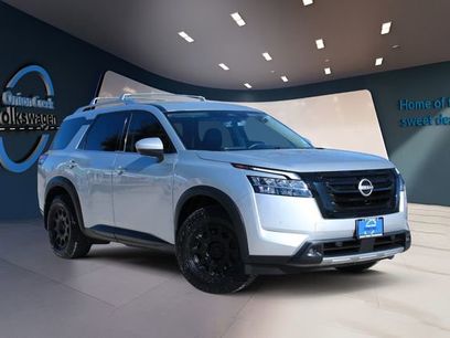 Used 2023 Nissan Pathfinder SL w/ Black Appearance Package