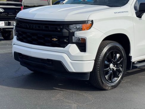 Used 2023 Chevrolet Silverado 1500 Custom image 37