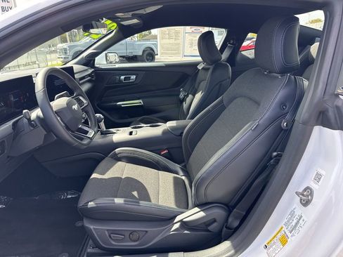 Used 2024 Ford Mustang Coupe image 11
