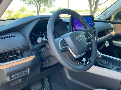 New 2026 Toyota Grand Highlander Limited image 1