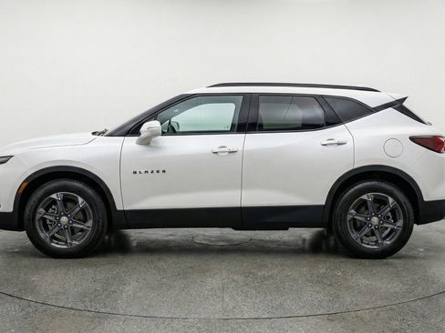 Used 2025 Chevrolet Blazer LT FWD image 5