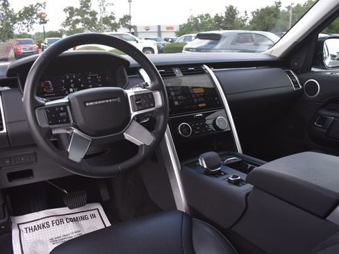Used 2024 Land Rover Discovery S AWD/4WD image 21