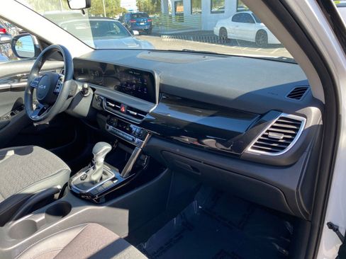 Used 2025 Kia Seltos S image 35