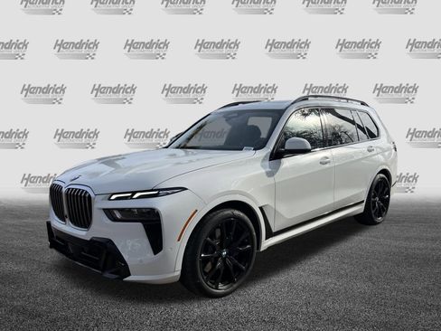 Certified 2025 BMW X7 xDrive40i w/ M Sport Package image 5