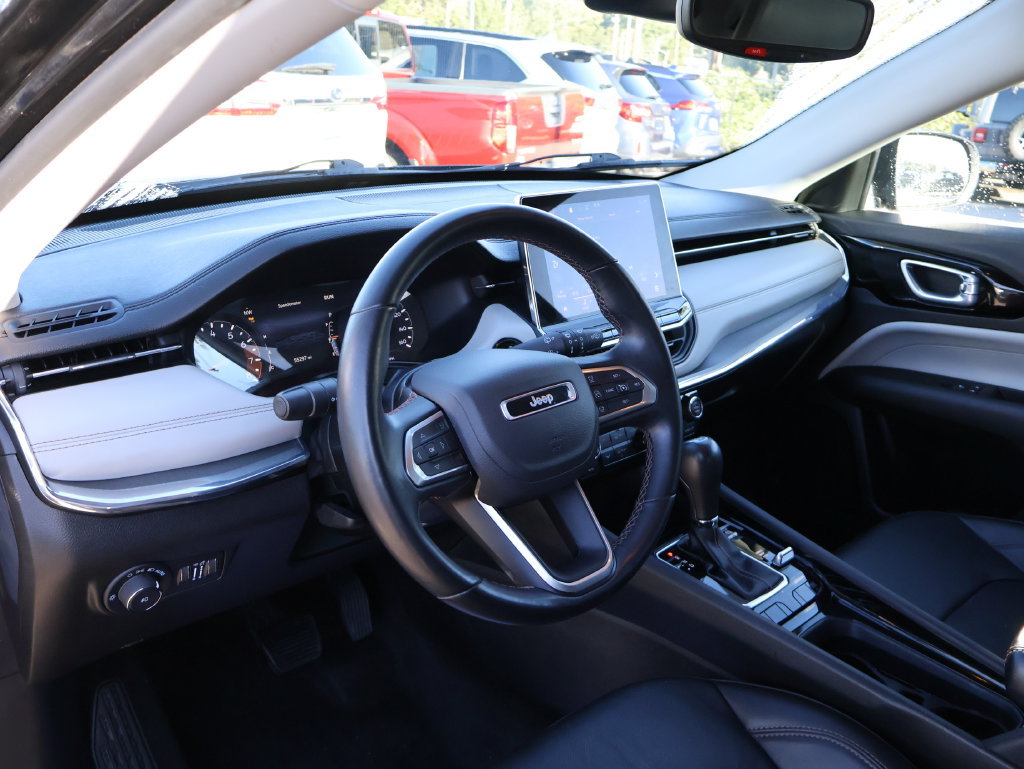 Used 2022 Jeep Compass Limited AWD/4WD image 16