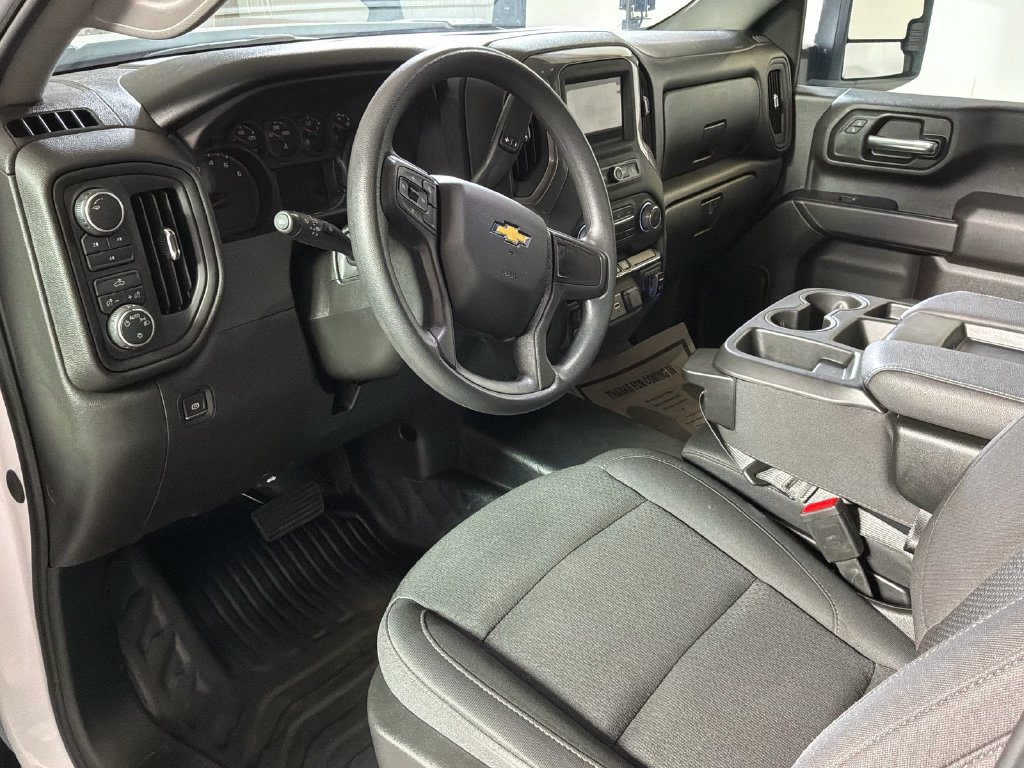 Used 2025 Chevrolet Silverado 3500 W/T AWD/4WD image 17