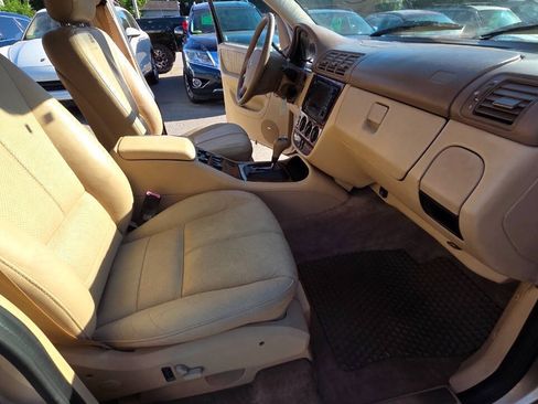 Used 2001 Mercedes-Benz ML 320 4MATIC image 45