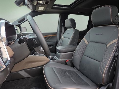 Used 2026 GMC Canyon Denali image 14