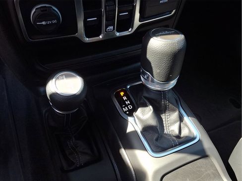 Used 2025 Jeep Gladiator Sport AWD/4WD image 12